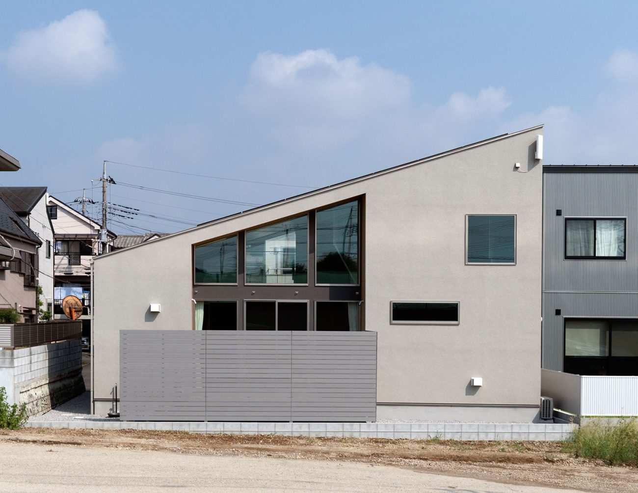 CASE786 蒼天に抜ける吹き抜け×勾配天井の家