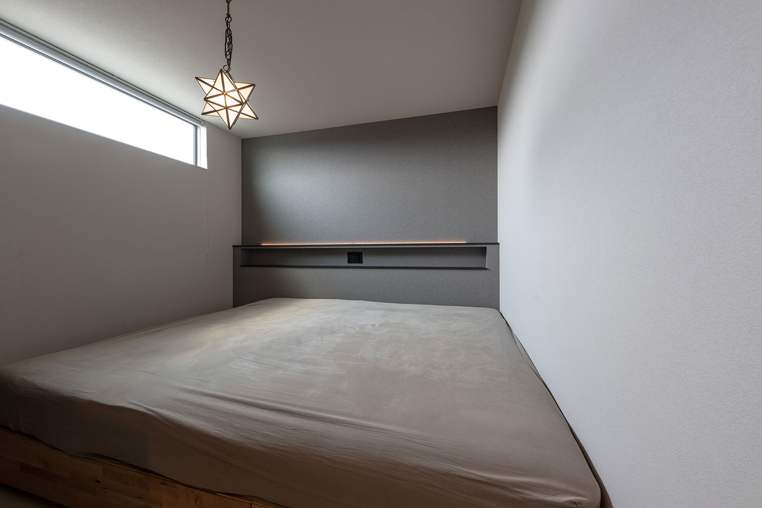 デザイン住宅建築実例_外観・注文住宅『CASE786 蒼天に抜ける家』の建築実例・施⼯例の写真_寝室