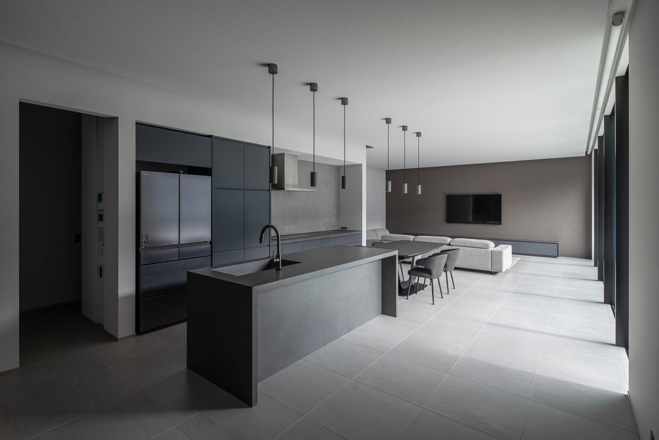 デザイン住宅建築実例_外観・注文住宅『CASE787 Monotone Nest』の建築実例・施⼯例の写真_LDK