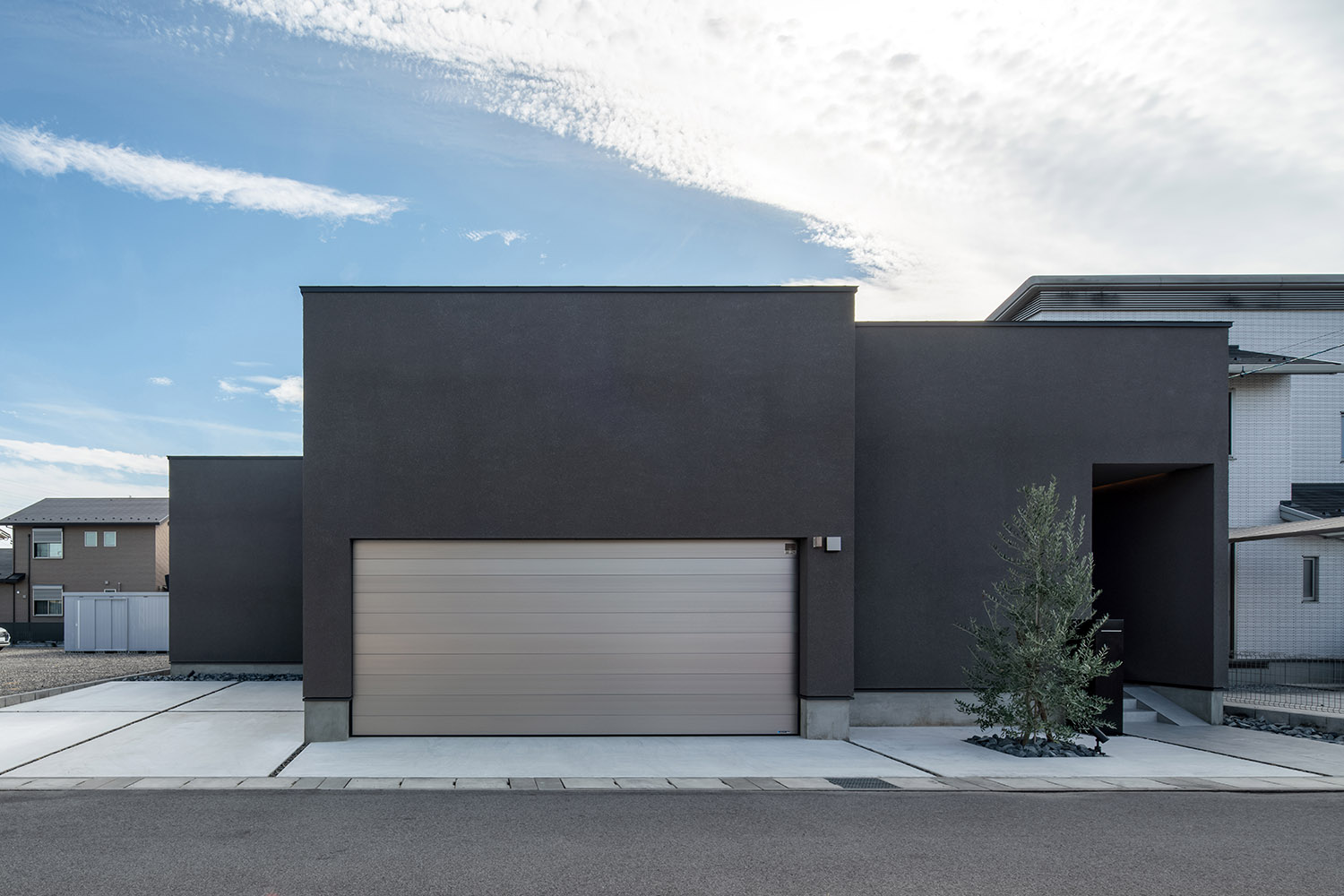 デザイン住宅建築実例_外観・注文住宅『CASE787 Monotone Nest』の建築実例・施⼯例の写真_外観