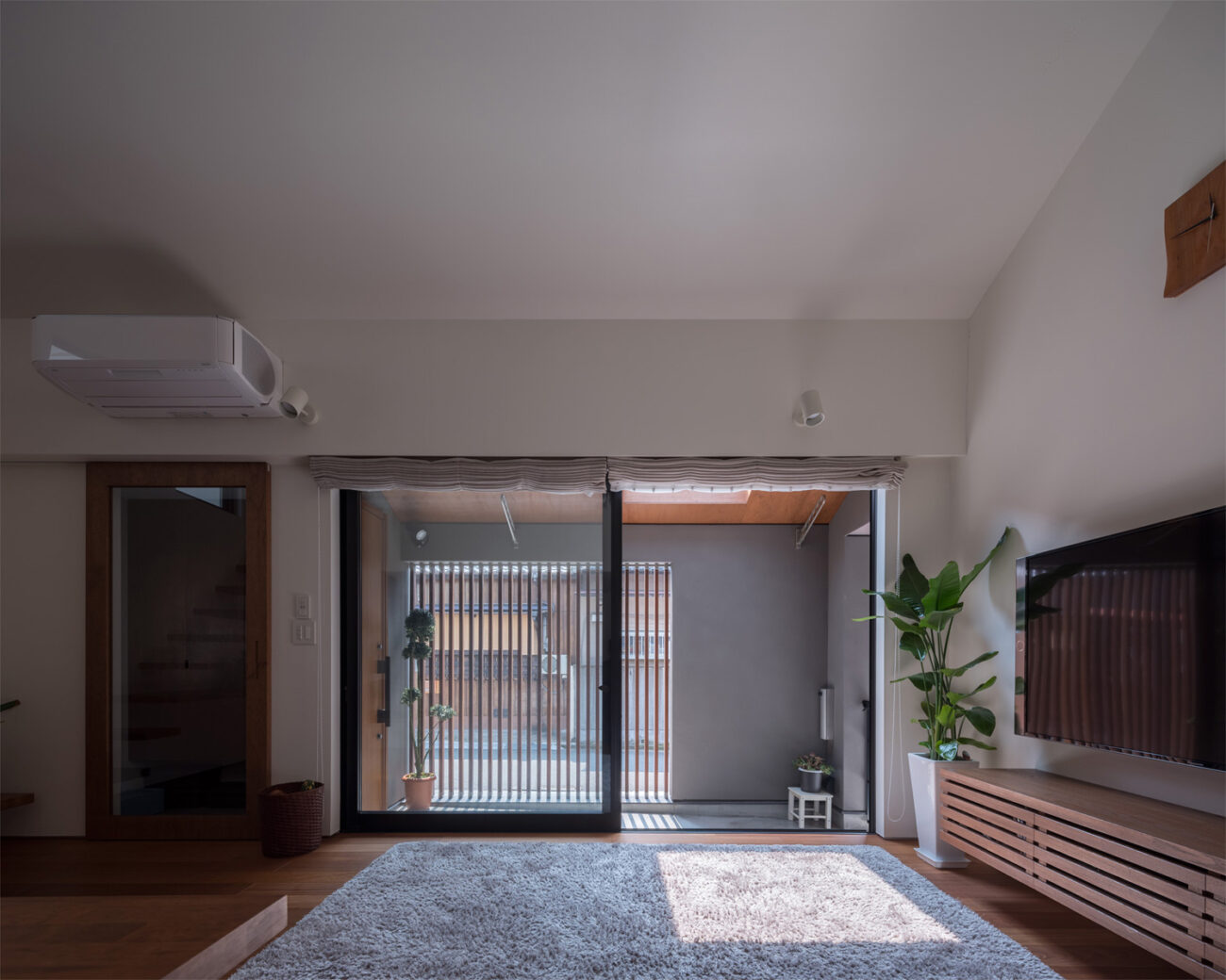 和モダンでおしゃれな平屋の建築実例10選｜内装・外観・間取りのコツ | 注文住宅なら建築設計事務所フリーダムアーキテクツ