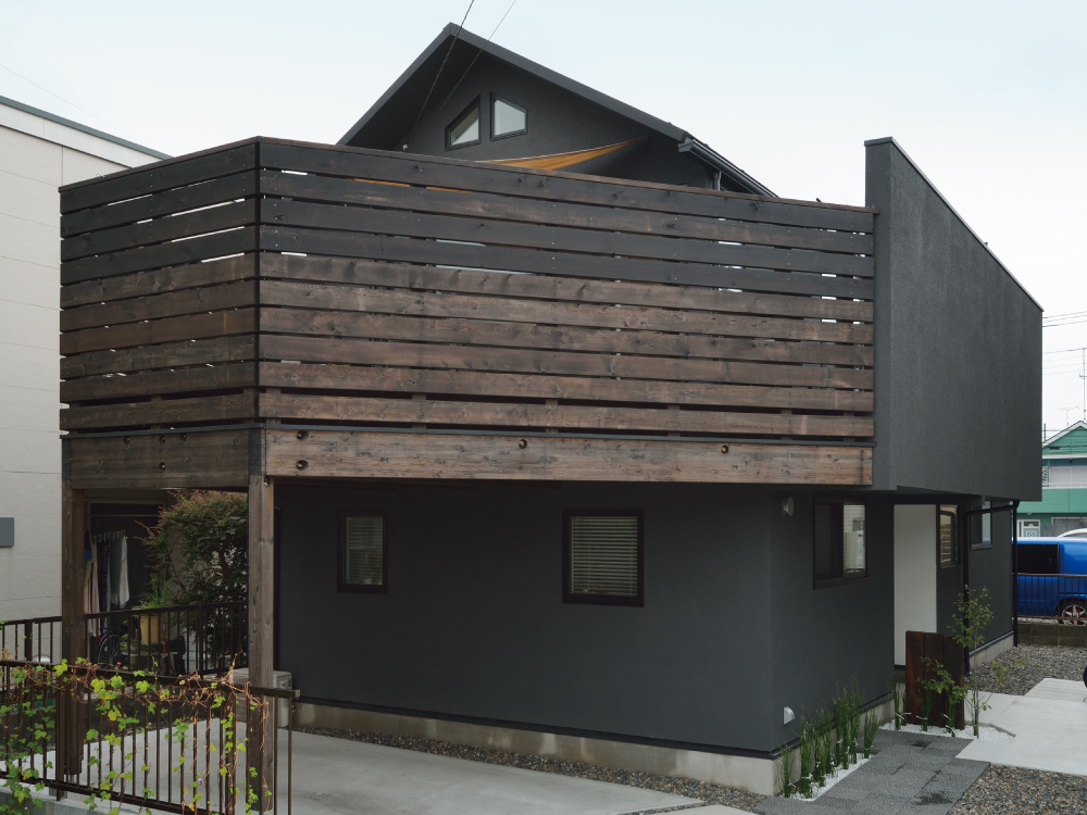 CASE384 注文住宅「バルコニーと暮らす家」の建築実例