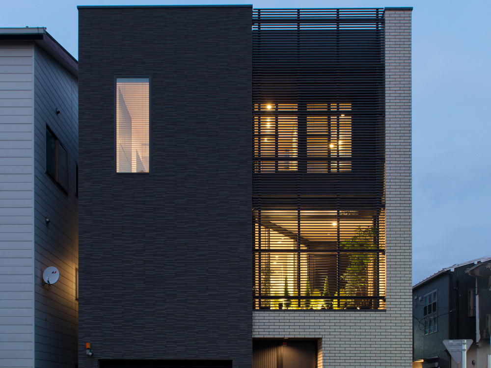 CASE585 いしのいえ