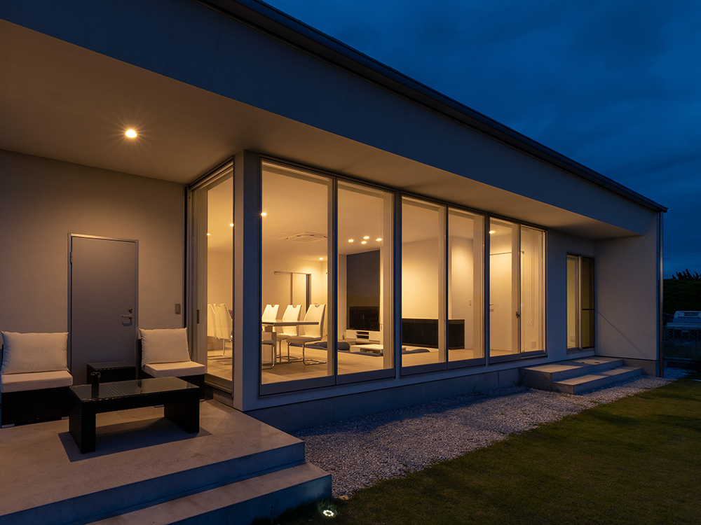 CASE750 WHITE　GATE