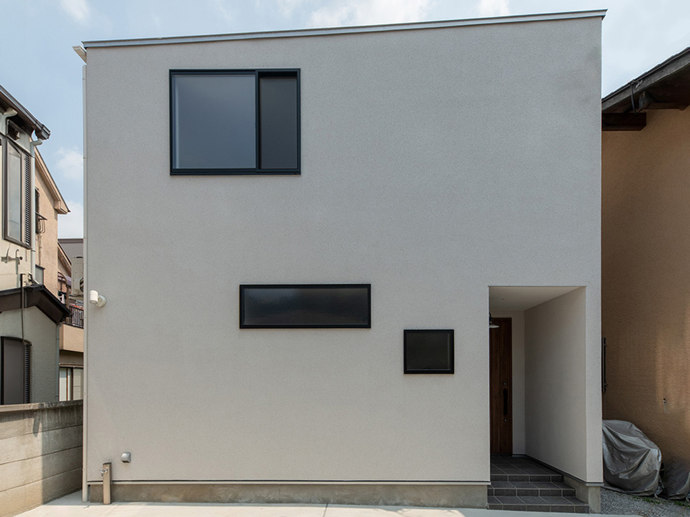 CASE759 陽光照らすイエ