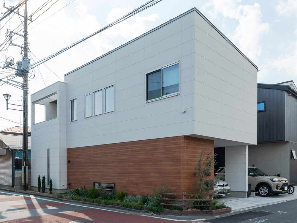 CASE770 籠(こ)もれる家