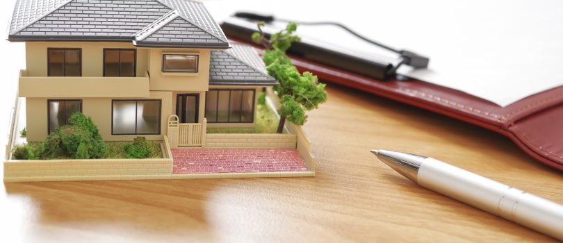 土地の売買契約書で確認しておきたい項目とは？注意点や手付金についても解説